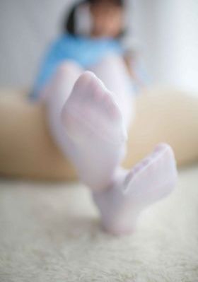 小娇乳h边走边欢1v1爱豆传媒
