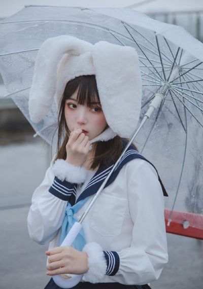 年轻的女老师